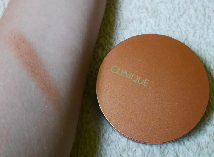 Clinique Bronzer Swatch