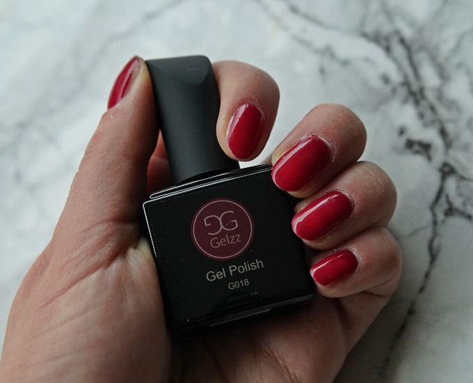 GELLZ G018 Currant Swatch