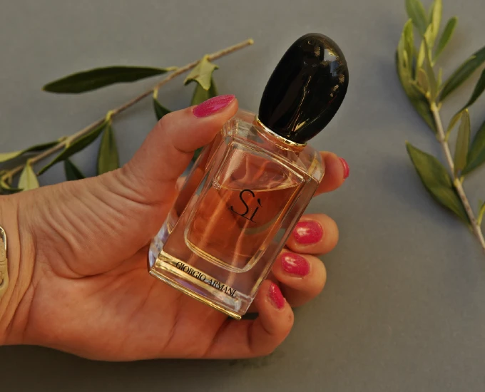 Giorgio Armani Si Parfum Review