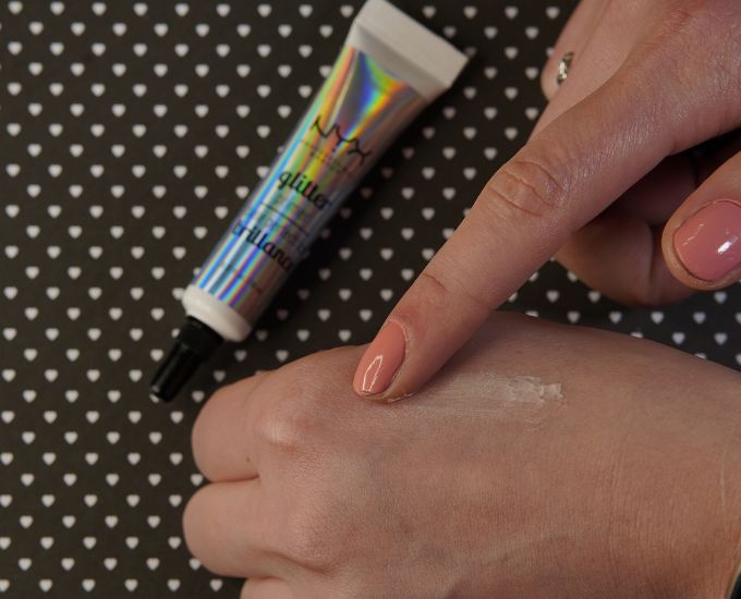 NYX Glitter Primer Swatch