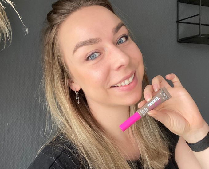 NYX Thick It Stick It Brow Mascara Taupe Swatch