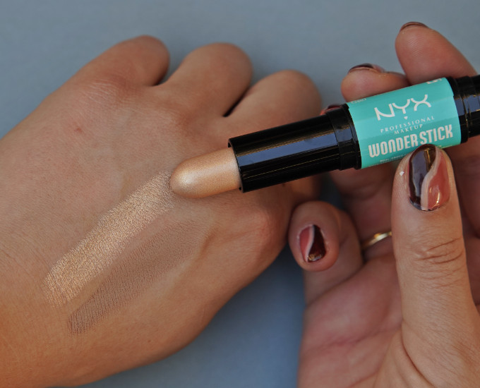NYX Wonder Stick Fair Swatch