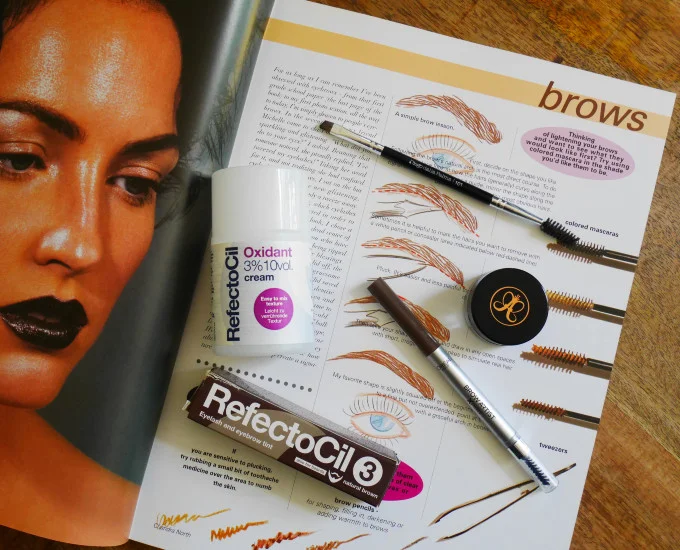 Wenkbrauwen in model brengen