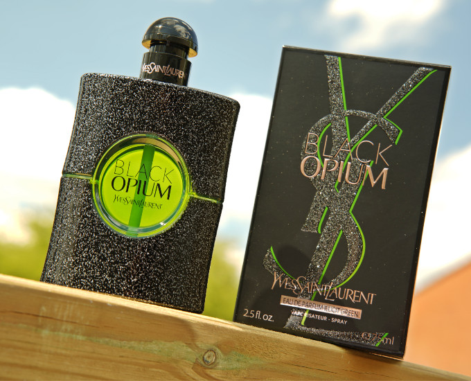 Yves Saint Laurent Black Opium Illicit Green Parfum Review