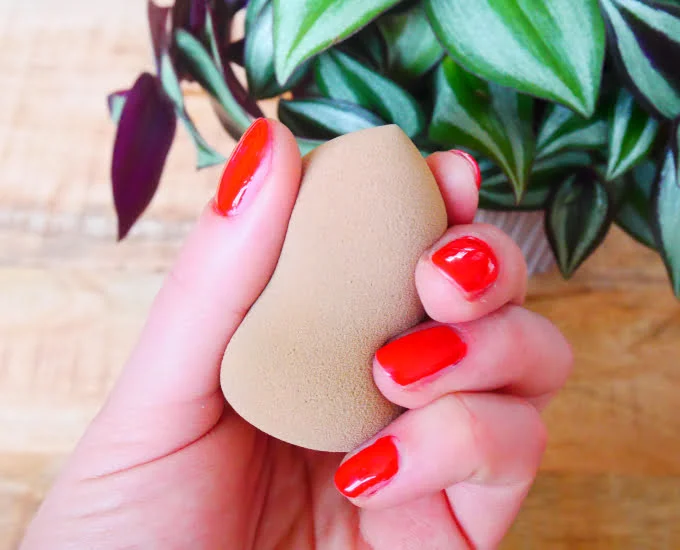 Foundation aanbrengen beautyblender