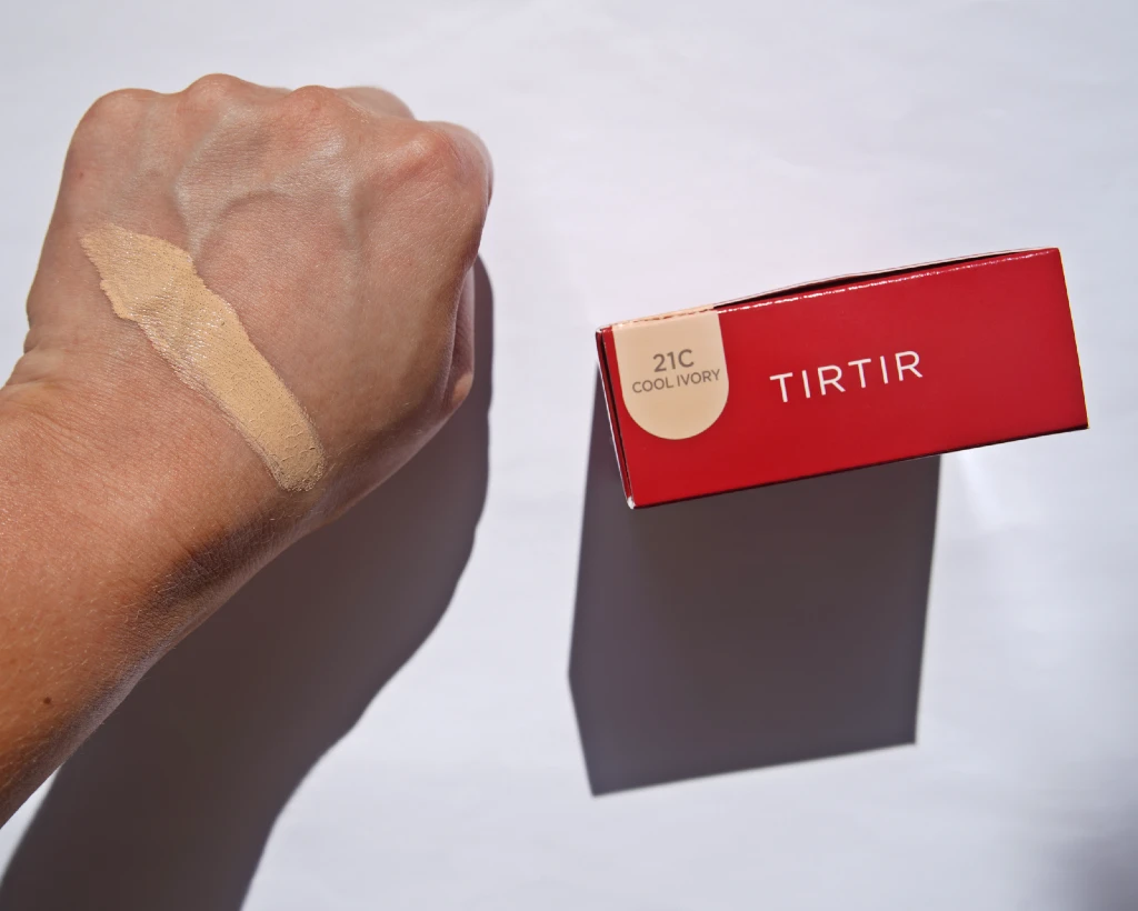 Tirtir 21C Cool Ivory Swatch