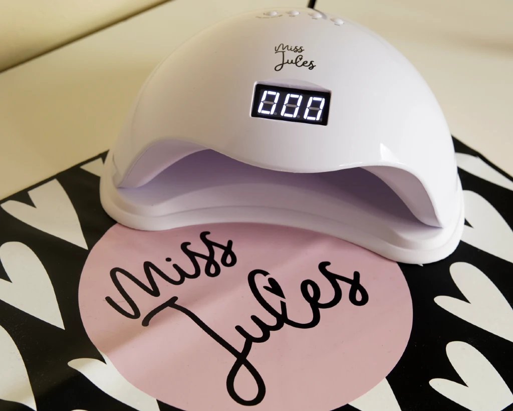 Miss Jules Nagellamp