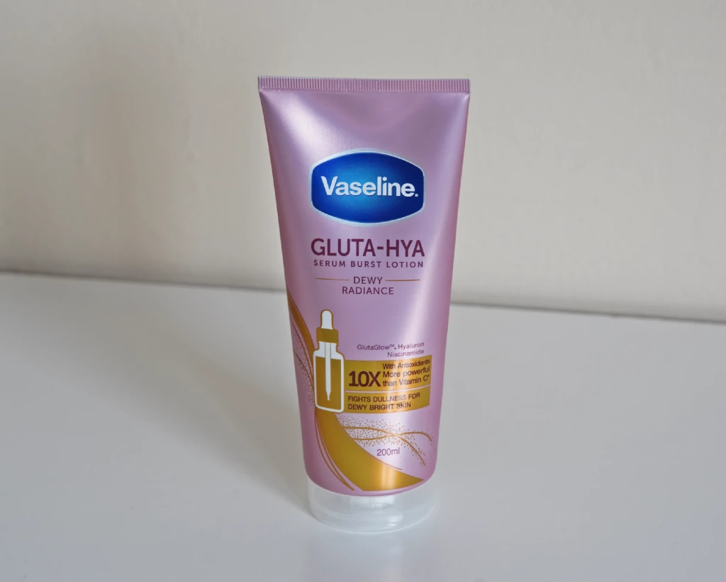 Vaseline Gluta-Hya Dewy Radiance Serum Burst Lotion